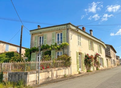 /international/fr/fontaine-chalendray-charente-310108522849/