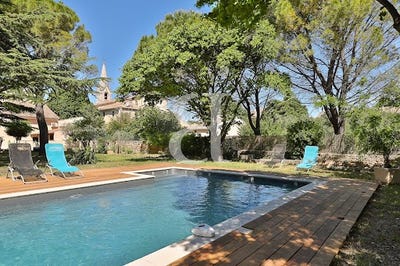 /international/fr/sainte-cecile-les-vignes-provence-alpes-cote-d-azur-310110392080/
