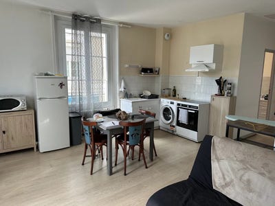 /international/fr/gencay-charente-310109019774/