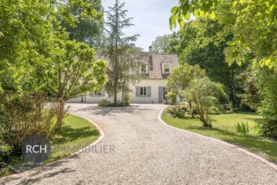 /international/fr/houdan-picardie-310099617219/