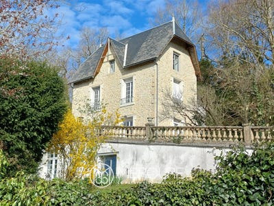 /international/fr/civray-charente-310106220432/