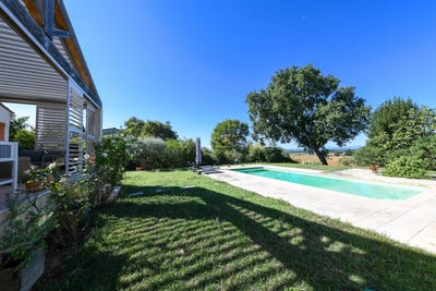 /international/fr/uzes-languedoc-roussillon-120087692442/