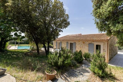 /international/fr/saint-gilles-languedoc-roussillon-310107907727/