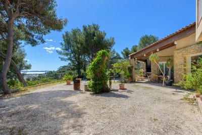 /international/fr/hyeres-hh-15363180-hyeres-provence-alpes-cote-d-azur-310100953079/