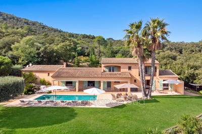 /international/fr/la-garde-freinet-provence-alpes-cote-d-azur-310110260694/