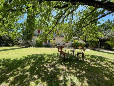 /international/fr/chateauneuf-le-rouge-provence-alpes-cote-d-azur-310100281953/