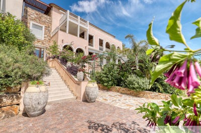 /international/fr/rayol-canadel-sur-mer-provence-alpes-cote-d-azur-310100650673/