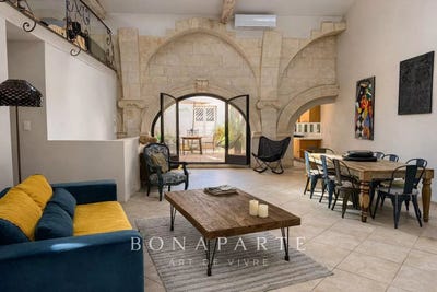 /international/fr/saint-remy-de-provence-provence-alpes-cote-d-azur-310109241560/