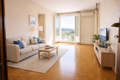 /international/fr/marseille-13-provence-alpes-cote-d-azur-310106837168/