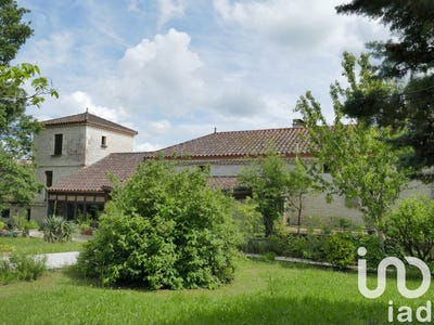 /international/fr/montcuq-midi-pyrenees-310099344794/