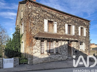 /international/fr/tours-sur-meymont-auvergne-310105401354/