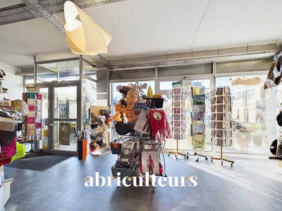 /international/fr/2-rue-du-14-juillet-1789-chartres-chartres-centre-val-de-loire-310098944952/