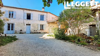 /international/fr/champagne-et-fontaine-aquitaine-310100364920/