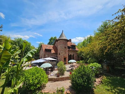 /international/fr/collonges-la-rouge-limousin-310106574850/