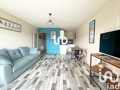 /international/fr/camiers-calais-310101468742/?lang=en