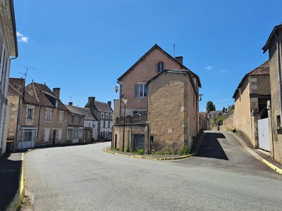 /international/fr/la-trimouille-charente-310108317577/