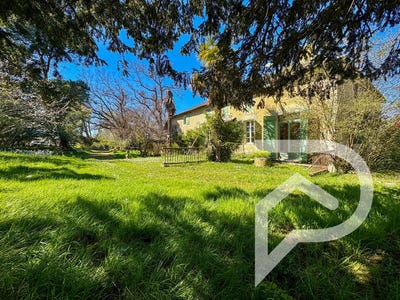 /international/fr/gondrin-midi-pyrenees-310101472704/
