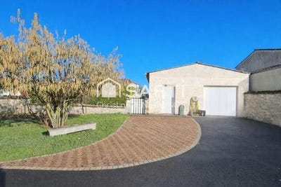 /international/fr/prahecq-charente-310105232382/