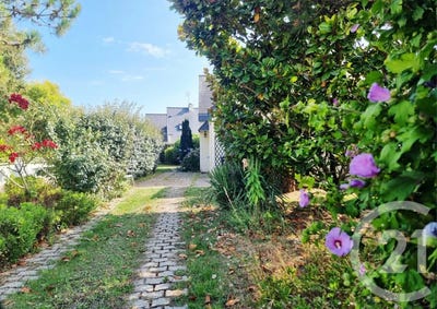 /international/fr/quiberon-brittany-310101283815/?lang=en