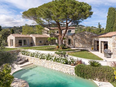/international/fr/la-colle-sur-loup-provence-alpes-cote-d-azur-310109228166/
