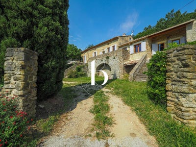 /international/fr/laudun-l-ardoise-languedoc-roussillon-310105812963/