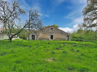 /international/fr/avrille-pays-de-la-loire-310107023421/