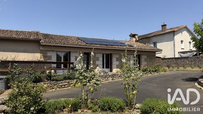 /international/fr/celle-levescault-charente-310108599278/