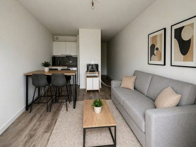 /international/fr/cholet-pays-de-la-loire-310107361905/