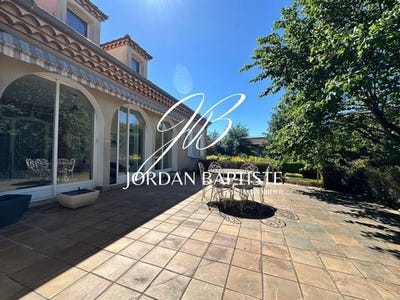 /international/fr/villemade-midi-pyrenees-310108459723/