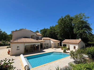 /international/fr/notre-dame-de-sanilhac-aquitaine-310108454411/