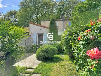 /international/fr/saintes-charente-310108189246/