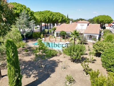 /international/fr/laroque-des-alberes-languedoc-roussillon-310119798588/