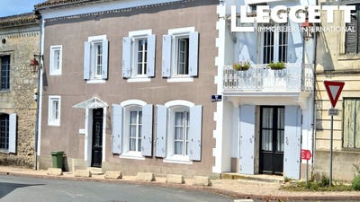 /international/fr/fronsac-aquitaine-310107422796/