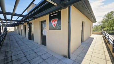 /international/fr/uzes-aquitaine-310107680375/