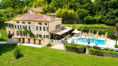 /international/fr/authentic-17th-century-mill-renovated-with-10-bedrooms-callian-provence-callian-var-france-callian-midi-pyrenees-310108596725/