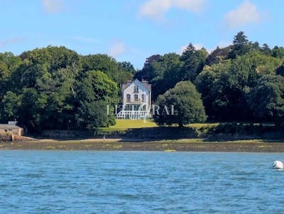 /international/fr/brest-brittany-310106594490/