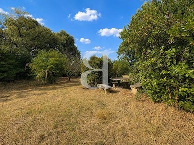 /international/fr/l-isle-sur-la-sorgue-provence-alpes-cote-d-azur-310110024907/