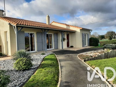 /international/fr/courlay-charente-310106424645/