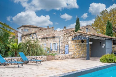 /international/fr/uzes-languedoc-roussillon-310108465697/