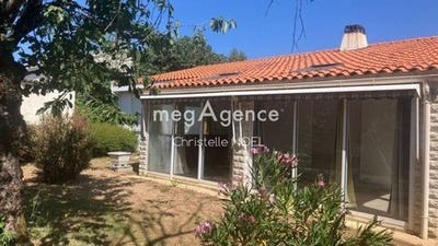 /international/fr/chasnais-pays-de-la-loire-310101389745/?lang=en