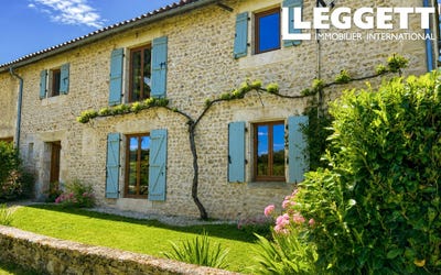 /international/fr/chateau-garnier-charente-310107674431/
