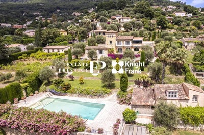 /international/fr/chateauneuf-grasse-provence-alpes-cote-d-azur-310101376193/?lang=en