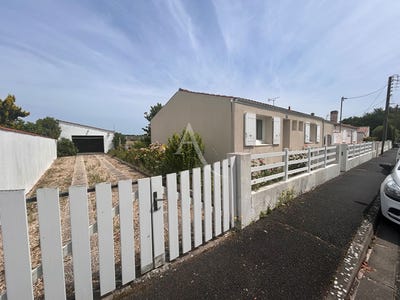 /international/fr/saintes-charente-310108950229/?lang=id
