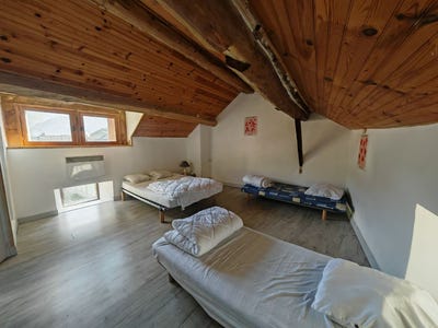 /international/fr/les-cabannes-midi-pyrenees-310108241276/