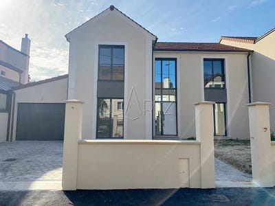 /international/fr/le-chesnay-ile-de-france-310099732603/