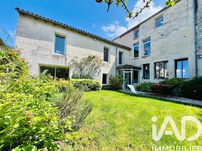 /international/fr/saintes-charente-310108305321/