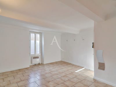 /international/fr/beaumont-de-pertuis-provence-alpes-cote-d-azur-310108213379/