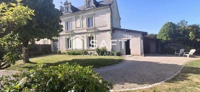 /international/fr/chinon-centre-val-de-loire-310107497063/