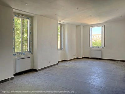 /international/fr/lorgues-provence-alpes-cote-d-azur-310109822300/