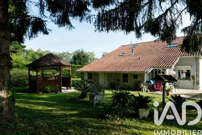 /international/fr/saint-lon-les-mines-aquitaine-310105718401/